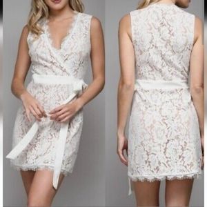 DO+BE White Floral Lace Sleeveless Wrap Mini Dress Size Medium